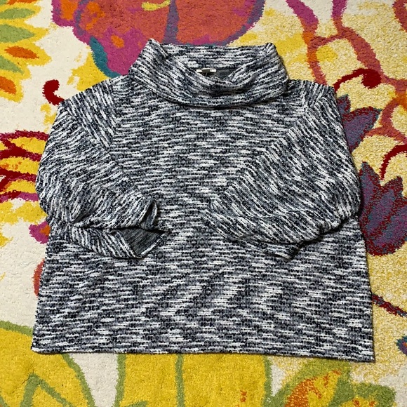 Westbound Woman Cowl Sweater - Picture 2 of 10